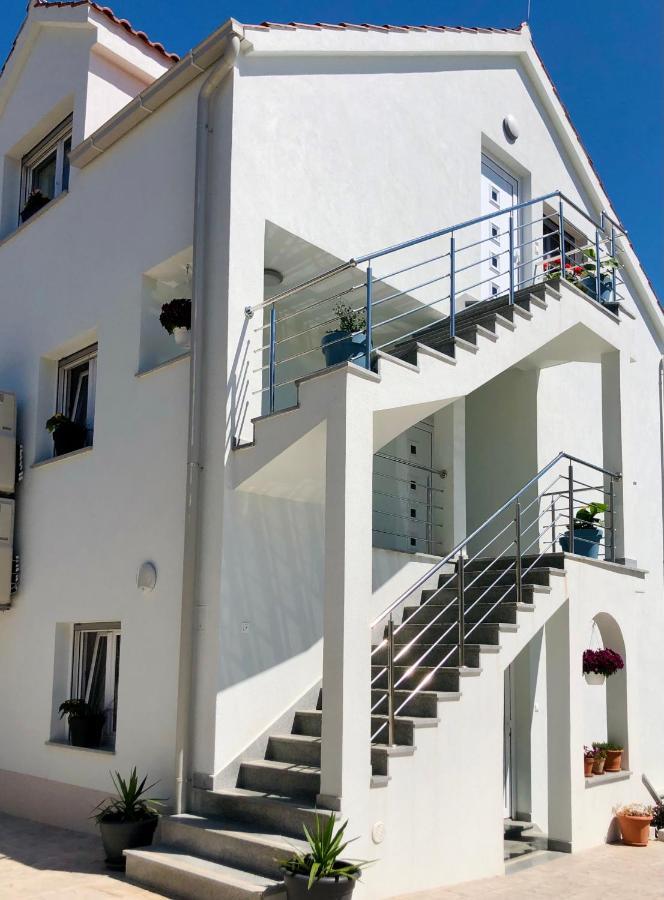Villa Dani Sea & Pool Apartments تروغير المظهر الخارجي الصورة